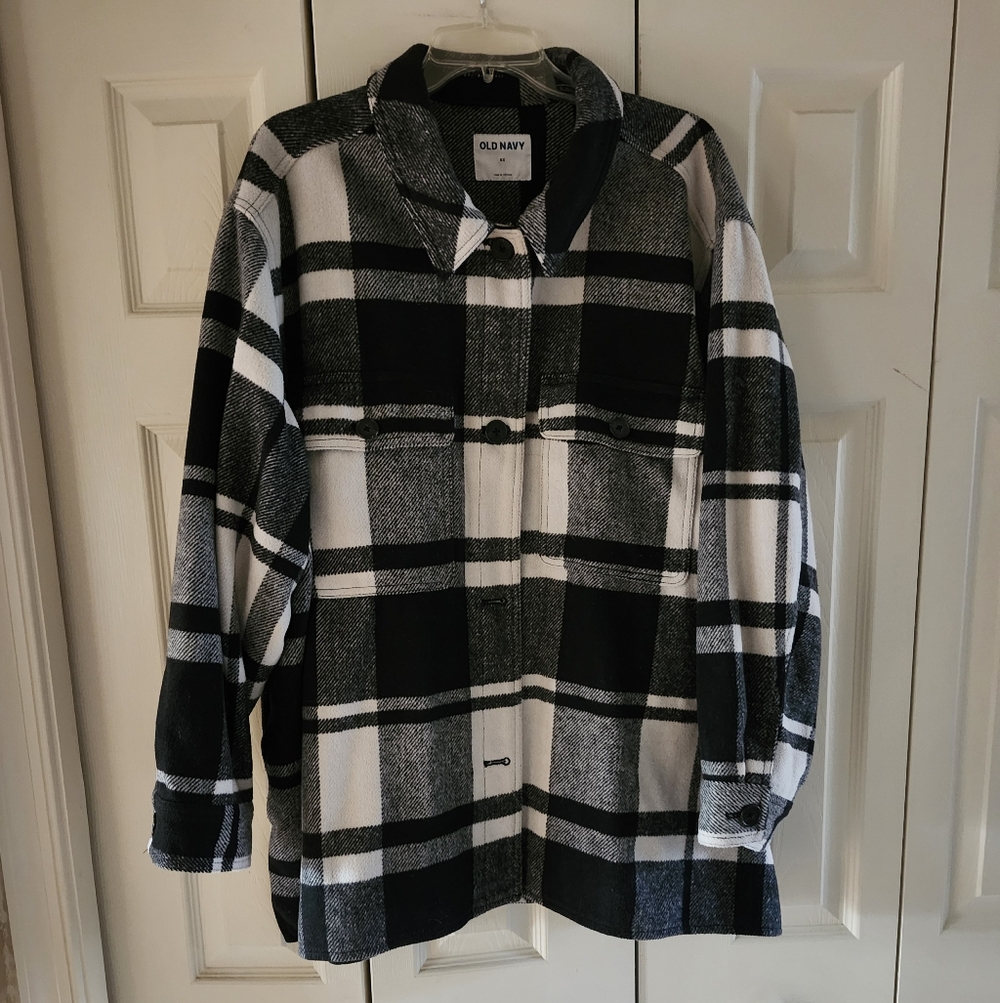 Old Navy Plaid Utility Jacket in Black and White